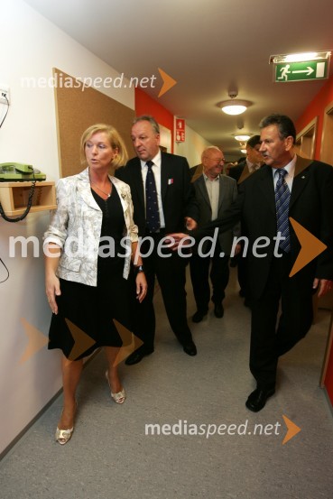 Breda Forjanič, ravnateljica Vrtca Manka Golarja, dr. Rado Genorio, Nacionalni koordinator za Norveški finančni mehanizem in Anton Kampuš, župan občine Gornje RadgoneEnergetsko varčen vrtec Manka Golarja