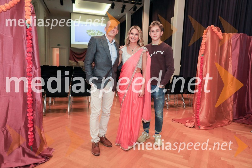  Matjaž Božič, predsednik Rotary club Ljubljana Grad; dr. Saša Božič, Koordinatorka projekta WEF Slovenia 2020 in Executive Coachinja;  Tin BožičVerjemi, predstavitev knjige