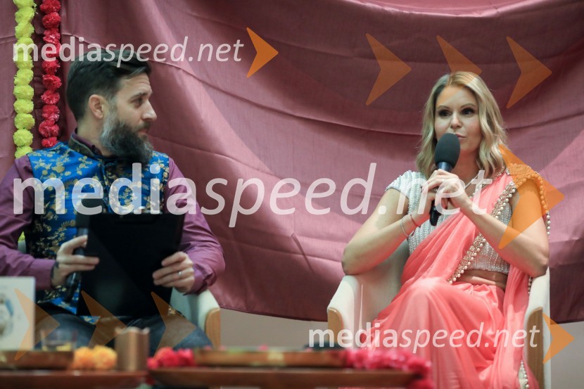  Žiga  Gombač, pisatelj; dr. Saša Božič, Koordinatorka projekta WEF Slovenia 2020 in Executive CoachinjaVerjemi, predstavitev knjige