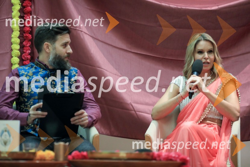  Žiga  Gombač, pisatelj; dr. Saša Božič, Koordinatorka projekta WEF Slovenia 2020 in Executive CoachinjaVerjemi, predstavitev knjige