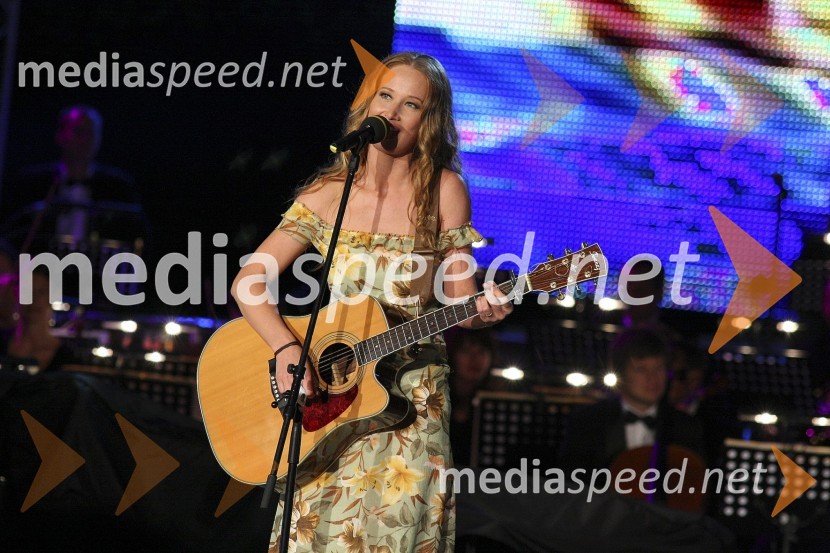 Simona Černetič - Aynee, pevkaSlovenska popevka 2008