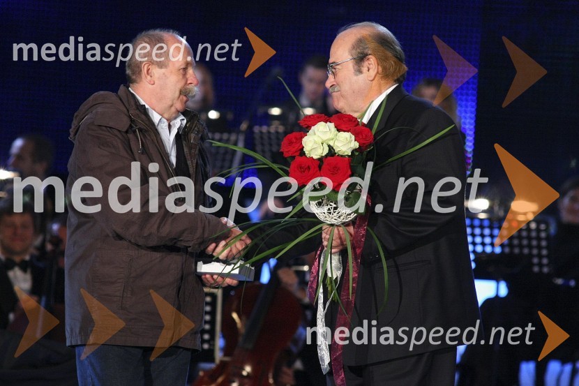 Milan Dekleva, tekstopisec in prejemnik nagrade za najboljše besedilo in Miroslav Košuta, tekstopisec in podeljevalec nagrade za najboljše besediloSlovenska popevka 2008