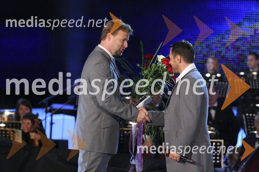 Jože Možina, direktor Tv Slovenija in Marko Vozelj, pevec  	 
	Slovenska popevka 2008