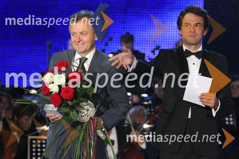 Anton Guzej, direktor RTV Slovenijia in Jure Ivanušič, voditelj prireditve in igralecSlovenska popevka 2008