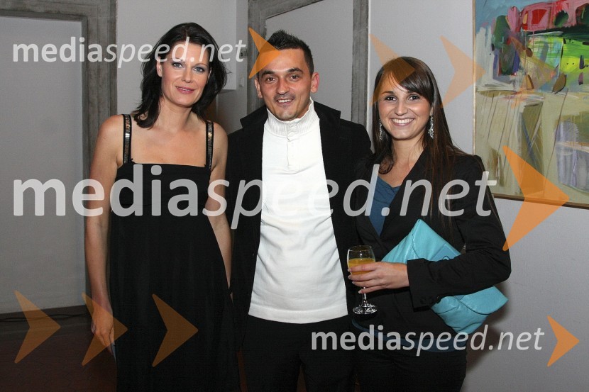 Katja Tratnik, voditeljica programa na pogostitvi in moderatorka na Radia Belvi, Gregor Murn, programski urednik Radia Belvi in Maruša Kobal, moderatorka radia BelviSlovenska popevka 2008