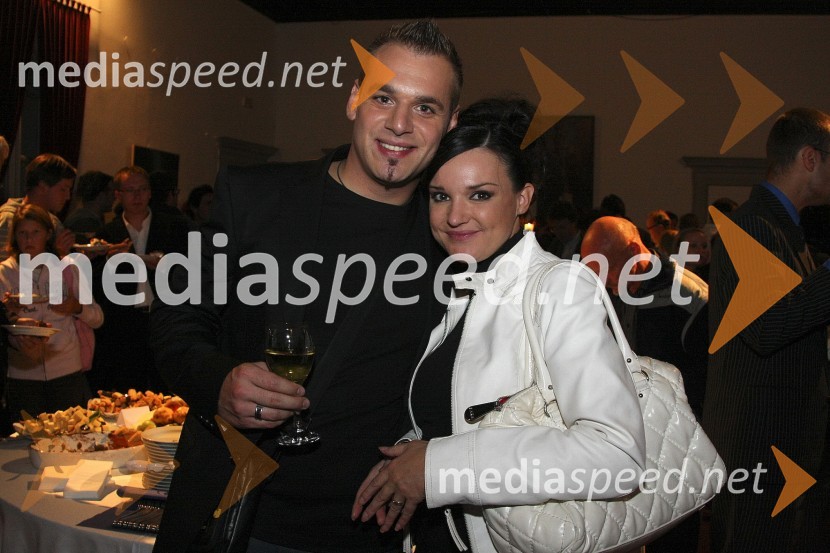 Iztok Gustinčič, pevec skupine Sons in Alenka Gotar, pevkaSlovenska popevka 2008