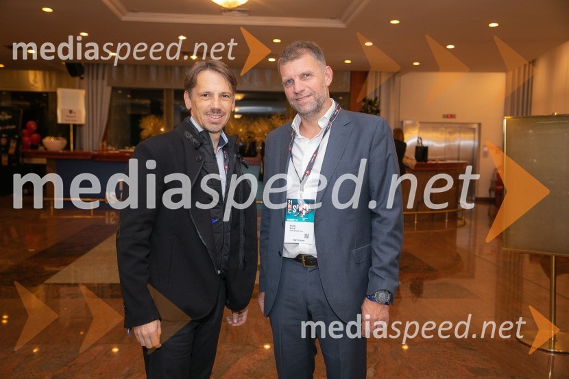  Robert Dežman, predstavnik podjetja, OMV Slovenija;  ... Sempl 2019, podelitev nagrad SEMPLER