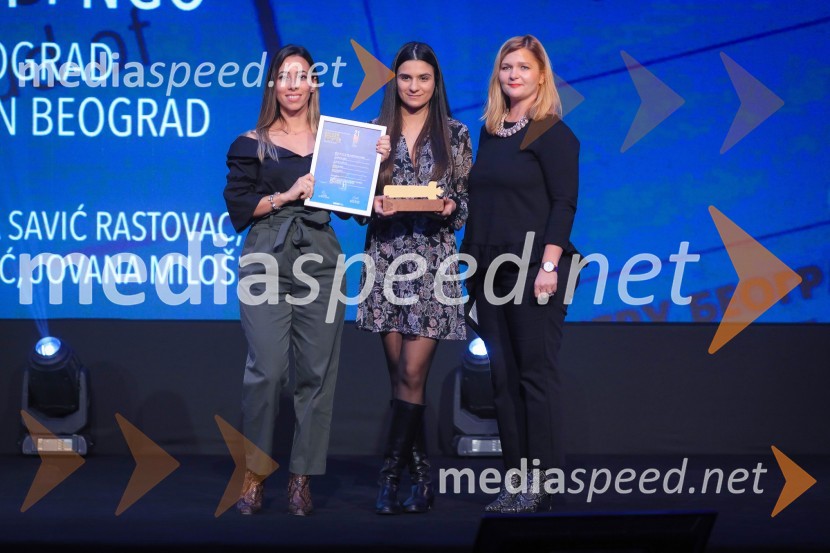  Ana Kovačević;  ... ;  Eva Aljančič, direktorica marketinga BMW Group SlovenijaSempl 2019, podelitev nagrad SEMPLER