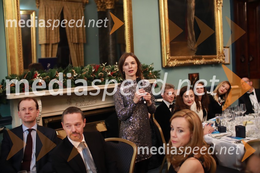  Sophie Honey, veleposlanica Združenega kraljestva Velika Britanija in Severna Irska v Republiki SlovenijiChristmas Gala v Londonu