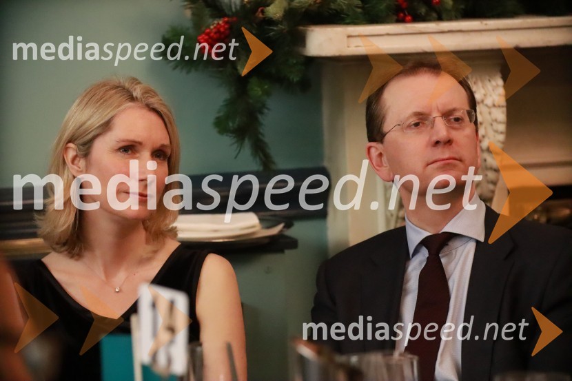  Lisa Davey;  Ben Davey, COO Barclays VenturesChristmas Gala v Londonu