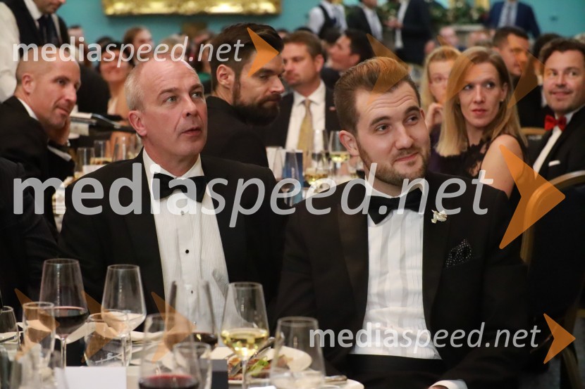  Paul  Farrelly, britanski poslanec;  Miha Murn, predsednik AAMI Corporation, predsednik Botticellijevega kluba, predsednik Salvadorjevega kluba, direktor Zavoda AAMI, umetnikChristmas Gala v Londonu