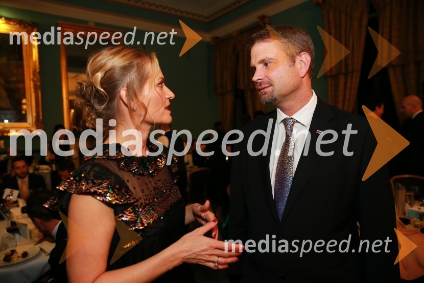  Katarina Kresal, pravnica in političarka, nekdanja ministrica za notranje zadeve;  Tadej Rupel, veleposlanik Republike Slovenije v Združenem kraljestvu Velike Britanije in Severne IrskeChristmas Gala v Londonu