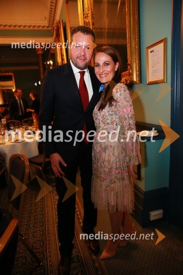  Gašper Čarman, direktor eVino;  Tjaša  Čarman, odvetnicaChristmas Gala v Londonu