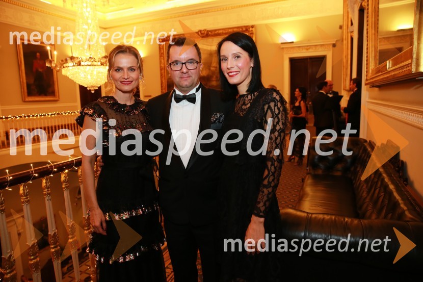 Katarina Kresal, pravnica in političarka, nekdanja ministrica za notranje zadeve;  Žiga Vavpotič, predsednik upravnega odbora, Outfit7;  Petra KriličChristmas Gala v Londonu