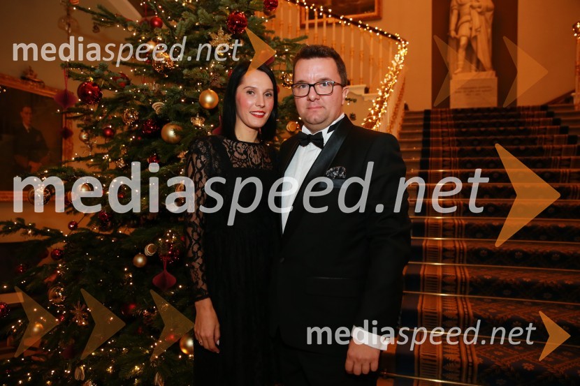  Petra Krilič;  Žiga Vavpotič, predsednik upravnega odbora, Outfit7Christmas Gala v Londonu