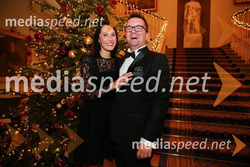  Petra Krilič;  Žiga Vavpotič, predsednik upravnega odbora, Outfit7Christmas Gala v Londonu