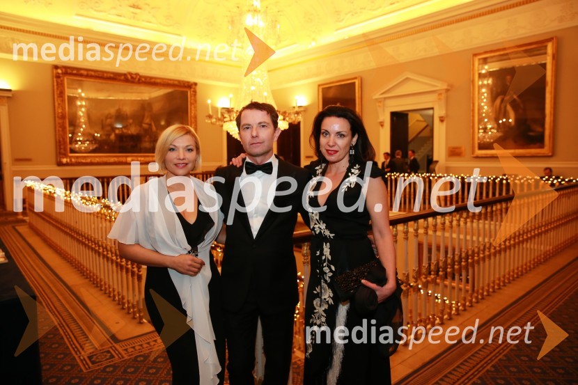  Alenka Vidic, CEO o28;  Tomaž Orešič, podpredsednik skupine Resalta;  Tijana Orešič Barač, dr. med. specialistka dermatologijeChristmas Gala v Londonu