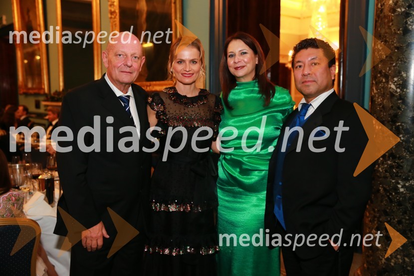  Miro Senica, odvetnik;  Katarina Kresal, pravnica in političarka, nekdanja ministrica za notranje zadeve;  Nina Kojima, dopisnica RTV v Združenem Kraljestvu;  Tosh Kojima, generalni direktor, DCAdvisory PartnersChristmas Gala v Londonu