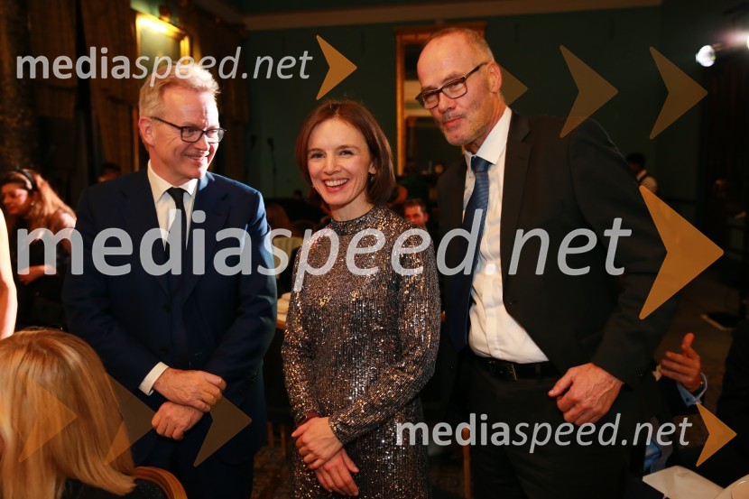  Nigel  Higgins, predsednik uprave Barclays;  Sophie Honey, veleposlanica Združenega kraljestva Velika Britanija in Severna Irska v Republiki Sloveniji;  Jože  Lenič, predsednik uprave Abanka	Christmas Gala v Londonu