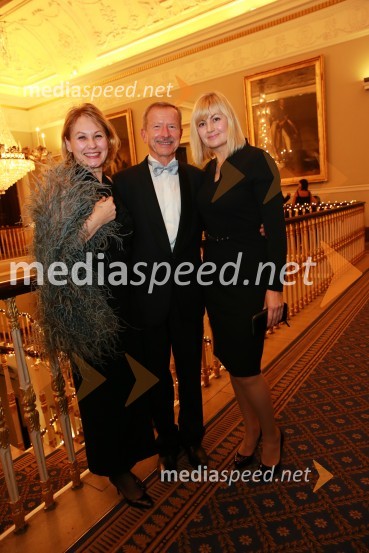  Ana Stanič, odvetnica;  Janez  Vipotnik;  Julija PlavckaChristmas Gala v Londonu
