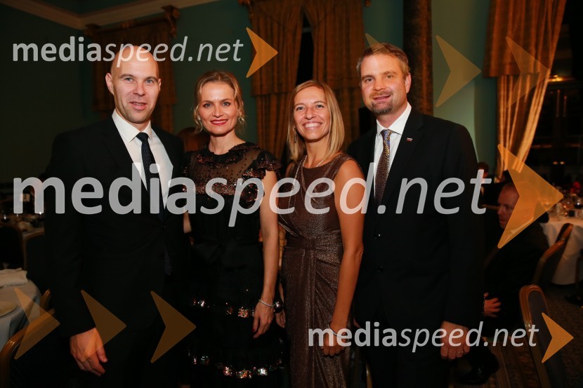  Peter Čas, generalni direktor, Steklarna Hrastnik;  Katarina Kresal, pravnica in političarka, nekdanja ministrica za notranje zadeve; dr. Valentina Prevolnik Rupel, ministrica za zdravje;  Tadej Rupel, veleposlanik Republike Slovenije v Združenem kraljestvu Velike Britanije in Severne IrskeChristmas Gala v Londonu