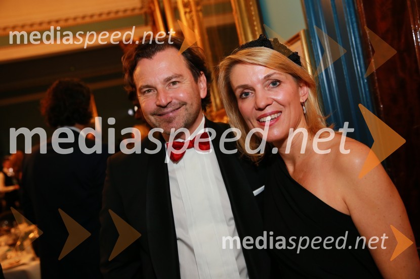  Dominik S. Černjak, član uprave Collegium Mondial Travel;  Barbara Uranjek, direktorica, Britansko-slovenska gospodarska zbornicaChristmas Gala v Londonu