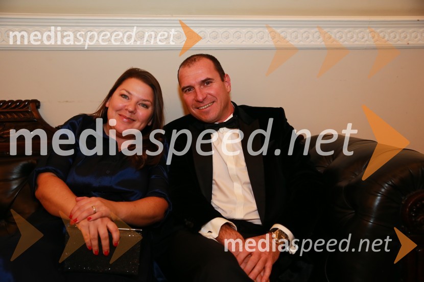  Tjaša Kolenc Filipčič, vodja upravljanja z blagovno znamko in direktorica marketinga v Skupini Triglav;  ... Christmas Gala v Londonu