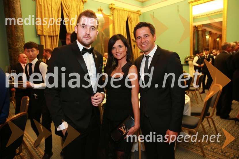  Miha Murn, predsednik AAMI Corporation, predsednik Botticellijevega kluba, predsednik Salvadorjevega kluba, direktor Zavoda AAMI, umetnik;  Gordana Kisilak, strokovnjakinja za komuniciranje;  Marko Filej, CEO Fan360Christmas Gala v Londonu