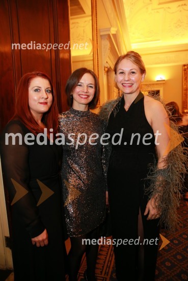  Aleksandra Barič, Britansko veleposlaništvo v Ljubljani;  Sophie Honey, veleposlanica Združenega kraljestva Velika Britanija in Severna Irska v Republiki Sloveniji;  Ana Stanič, odvetnicaChristmas Gala v Londonu