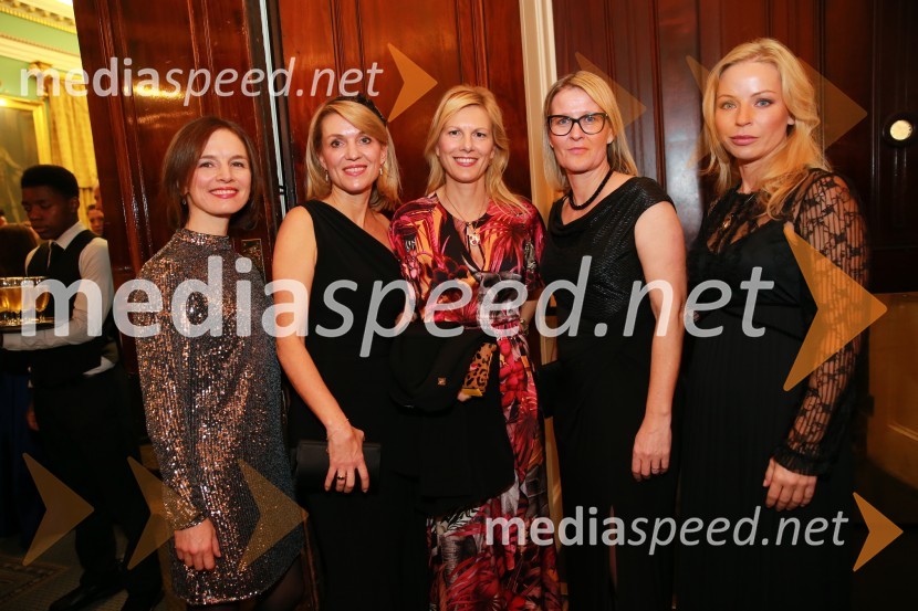  Sophie Honey, veleposlanica Združenega kraljestva Velika Britanija in Severna Irska v Republiki Sloveniji;  Barbara Uranjek, direktorica, Britansko-slovenska gospodarska zbornica; Dr. Špela Turk, Stomatology Turk;  Nataša Arko, direktorica marketinga, Coface PKZ;  Polona Kisovec, direktorica, 121MarketingChristmas Gala v Londonu