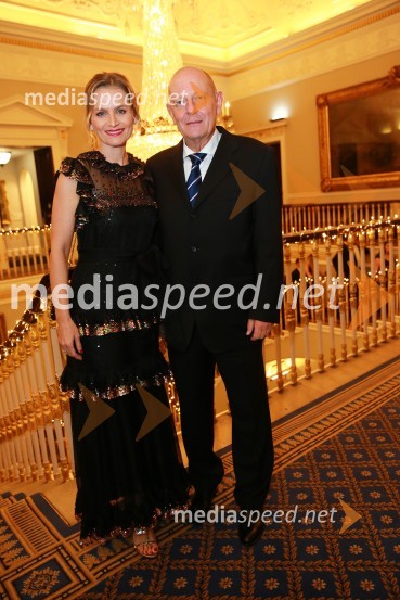  Katarina Kresal, pravnica in političarka, nekdanja ministrica za notranje zadeve;  Miro Senica, odvetnikChristmas Gala v Londonu