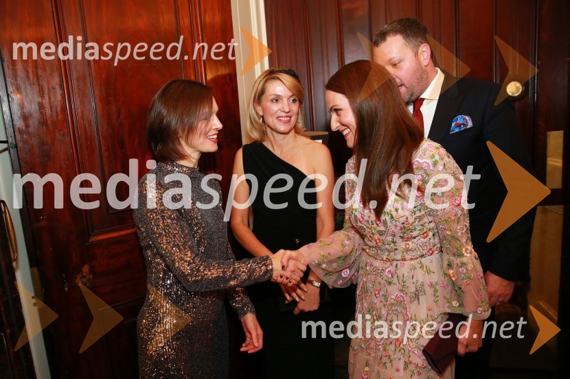  Sophie Honey, veleposlanica Združenega kraljestva Velika Britanija in Severna Irska v Republiki Sloveniji;  Barbara Uranjek, direktorica, Britansko-slovenska gospodarska zbornica;  Tjaša  Čarman, odvetnicaChristmas Gala v Londonu