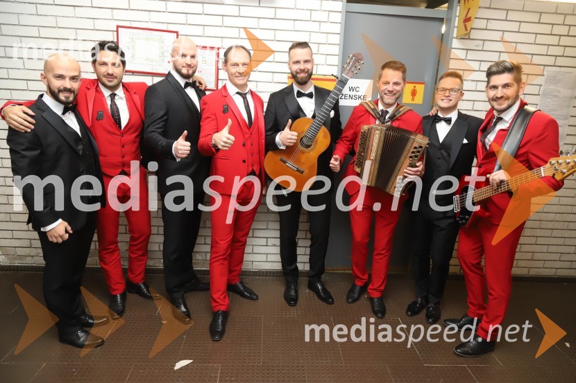  Matej Kocen, Skupina Kvatropirci;  Jernej Tozon, pevec, skupina Čuki;  Jure Jaklič, Skupina Kvatropirci;  Jože Potrebuješ, skupina Čuki;  Samo Kališnik, Skupina Kvatropirci;  Matjaž Končan, skupina Čuki;  Tomaž Krt, Skupina Kvatropirci;  Miha Novak, skupina ČukiSilvestrski pozdrav 2019