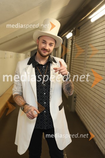  Dejan Krajnc, Poskočni MuzikantiSilvestrski pozdrav 2019