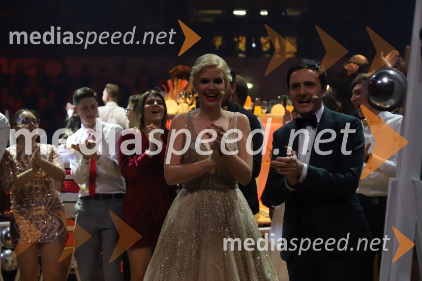  Darja Gajšek, pevka, voditeljica;  Blaž Švab, pevec, skupina ModrijaniSilvestrski pozdrav 2019