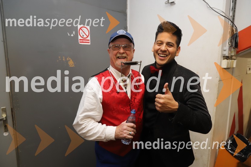 Tomaž Domicelj, glasbenik;   Isaac Palma, pevecSilvestrski pozdrav 2019