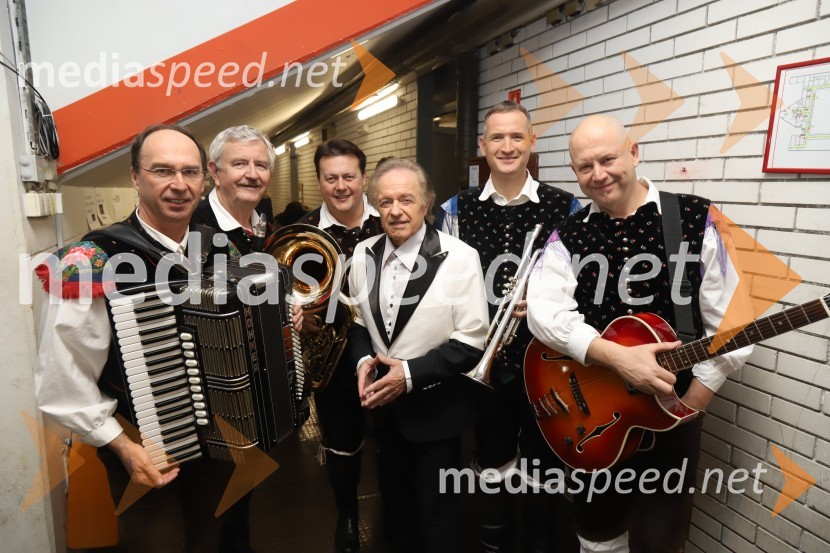  ... ;  ... ;  ... ;  Alfi Nipič, pevec;  ... ;  ... Silvestrski pozdrav 2019