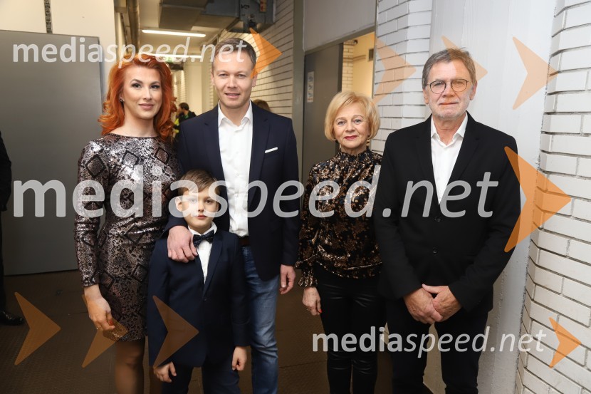  Vanja Jelen Polanc, odvetnica;  ... ;  Gvido  Polanc, lastnik lokala Plaza Cafe, organizator koncerta;  ... ;  ... Silvestrski pozdrav 2019