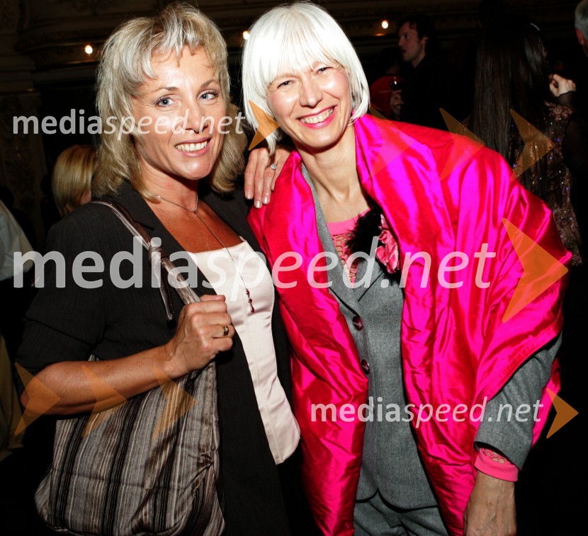 Mojca Horvat in Barbra Drnač, plesna novinarka in urednica oddaje Parada plesaBarbra Drnač