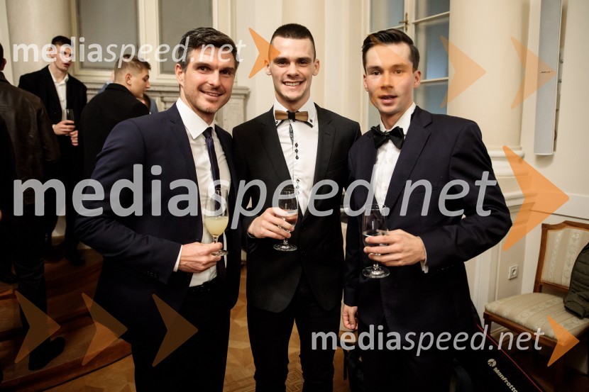  Peter Kauzer, kajakaš;  Tim Gajser, motokrosist, ekipa HRC (Honda Racing Corporation);  Primož Roglič, smučarski skakalec in kolesarŠportnik leta 2019