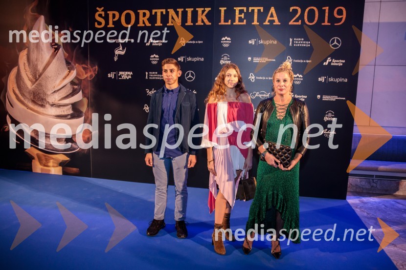  ... ;  ... ;  Ana Roš Stojan, kuharska mojstrica in najboljša chefinja na svetu po izboru akademije The World's 50 Best Restaurants ter direktorica Hiše FrankoŠportnik leta 2019