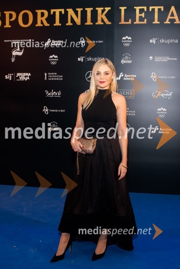  Katarina Čas, igralka, voditeljicaŠportnik leta 2019