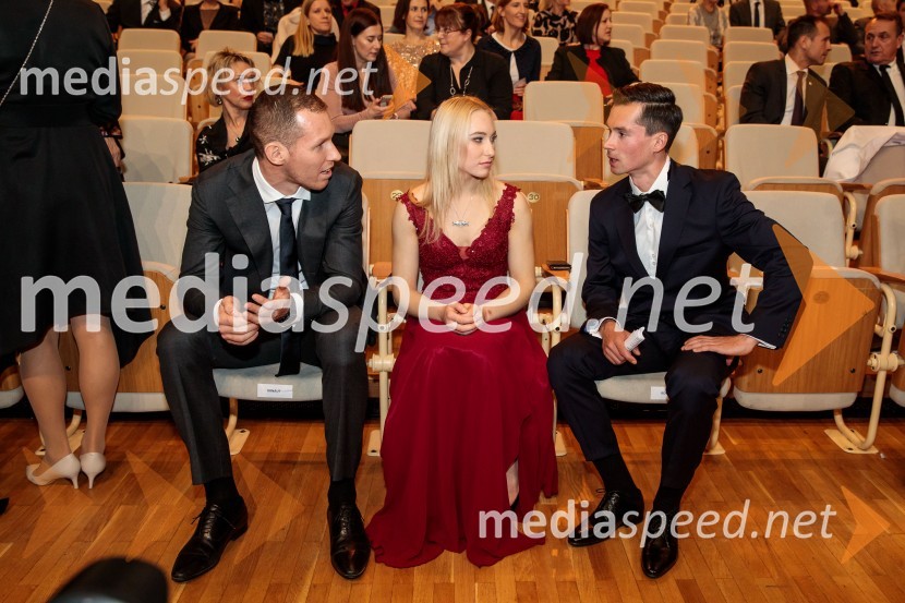  Tine  Urnaut, kapetan slovenske odbojkarske reprezentance;  Janja Garnbret, slovenska športna plezalka;  Primož Roglič, smučarski skakalec in kolesarŠportnik leta 2019