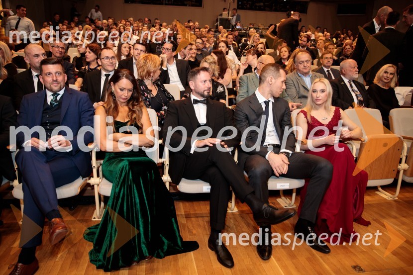 ... ;  Mirjam Poterbin, mama Luke Dončića;  Alberto Giuliani, selektor Slovenske odbojkarske reprezentance;  Tine  Urnaut, kapetan slovenske odbojkarske reprezentance;  Janja Garnbret, slovenska športna plezalkaŠportnik leta 2019