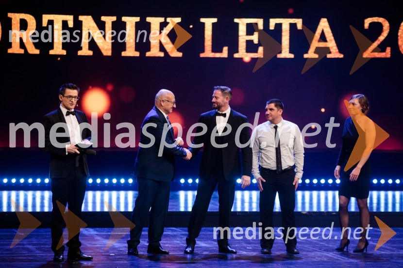  Saša  Jerković, novinar;  ... ;  Alberto Giuliani, selektor Slovenske odbojkarske reprezentance;  ... ;  Eva Terčelj, svetovna prvakinja v kajaku in kanujuŠportnik leta 2019