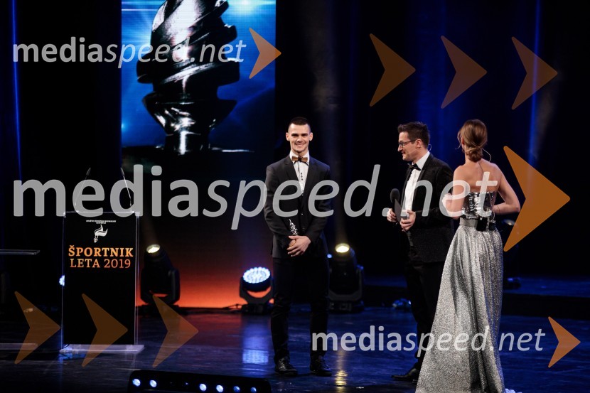  Tim Gajser, motokrosist, ekipa HRC (Honda Racing Corporation);  Saša  Jerković, novinar;  Ajda Smrekar, igralkaŠportnik leta 2019