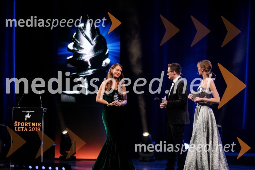  Mirjam Poterbin, mama Luke Dončića;  Saša  Jerković, novinar;  Ajda Smrekar, igralkaŠportnik leta 2019