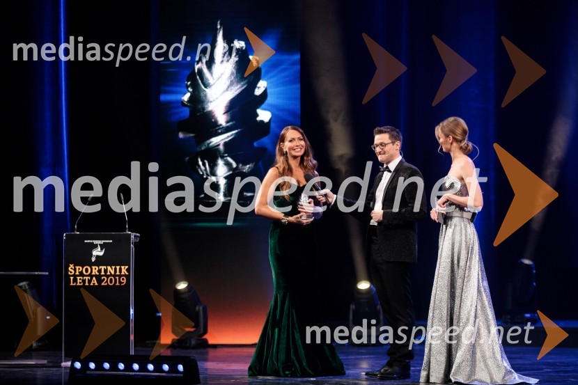  Mirjam Poterbin, mama Luke Dončića;  Saša  Jerković, novinar;  Ajda Smrekar, igralkaŠportnik leta 2019
