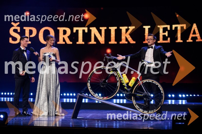  Primož Roglič, smučarski skakalec in kolesar;  Ajda Smrekar, igralka;  Saša  Jerković, novinarŠportnik leta 2019