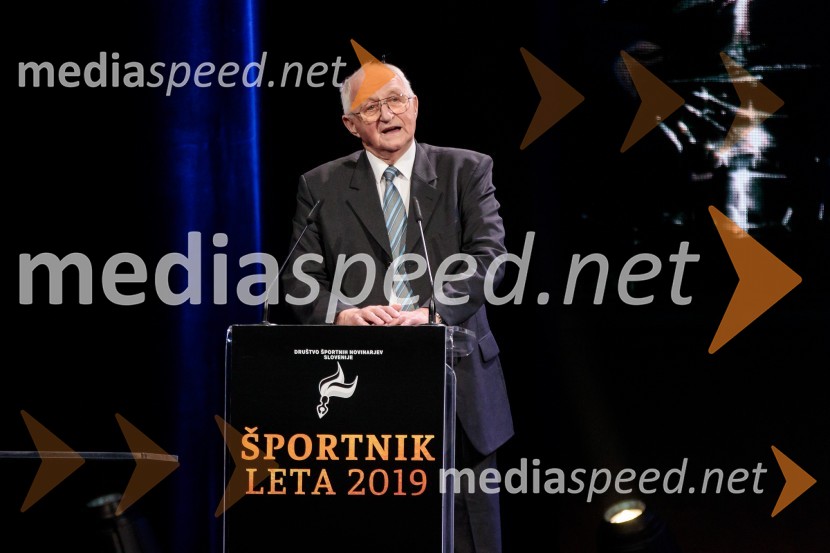  Viki Krevsel, nekdanji odbojkarski trenerŠportnik leta 2019
